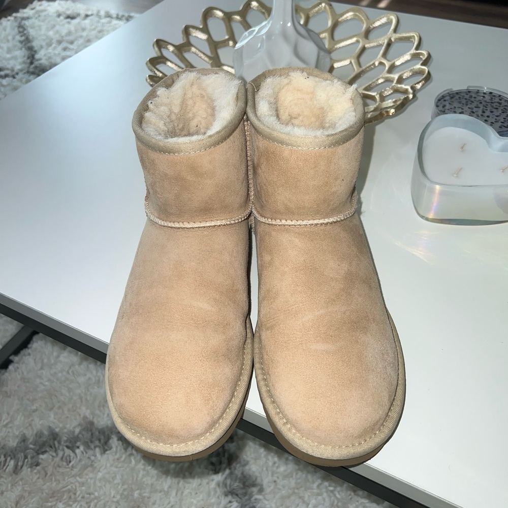 UGG minis